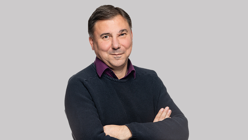 A photo of a midleaged man.